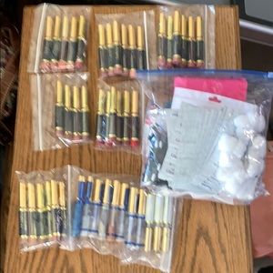 LipSense Kit (Selling All My Stock)